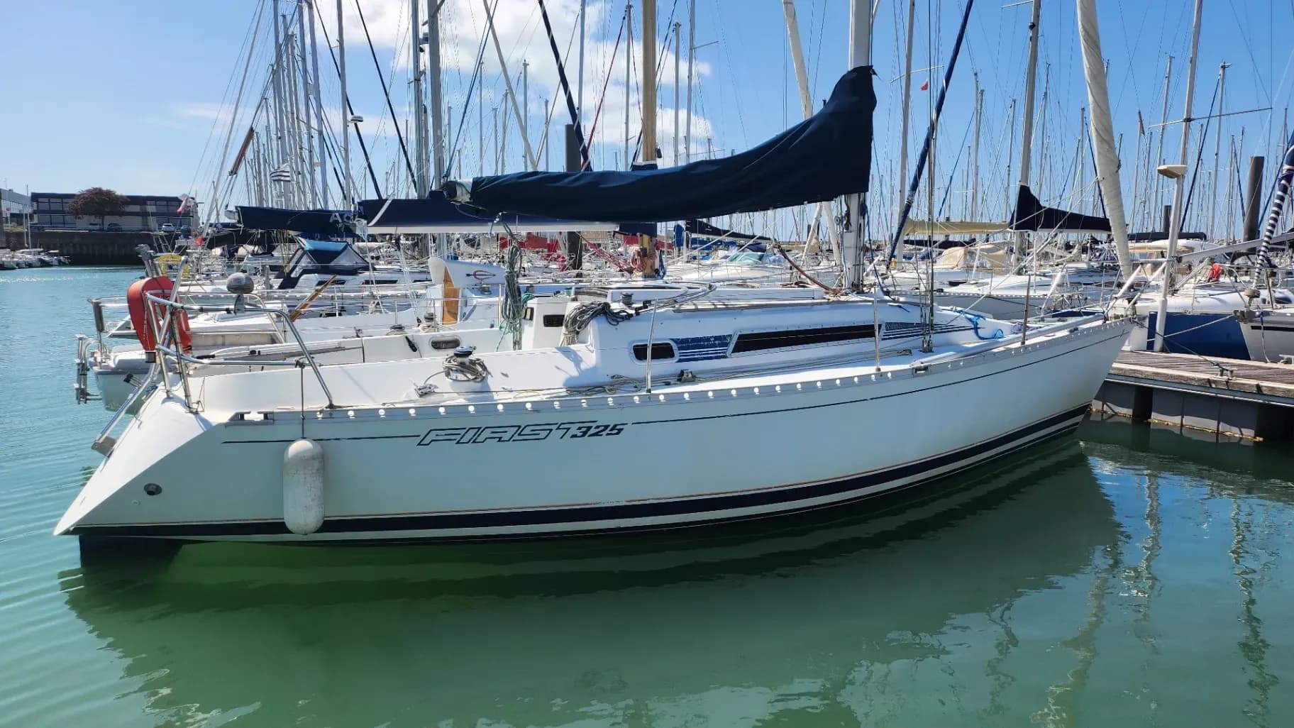 BENETEAU FIRST 325