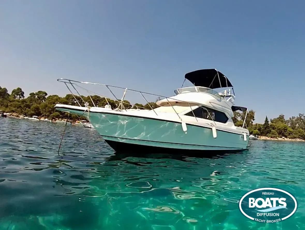 Bayliner FLY cierra 2858