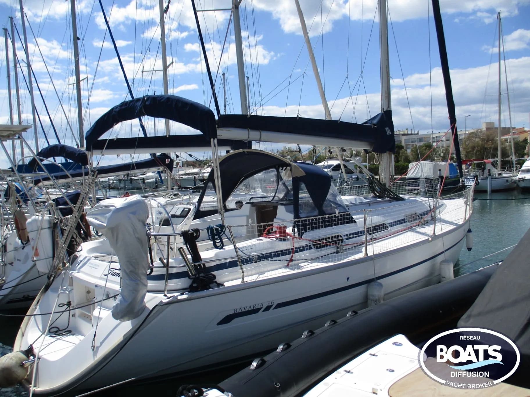 BAVARIA 36 cruiser