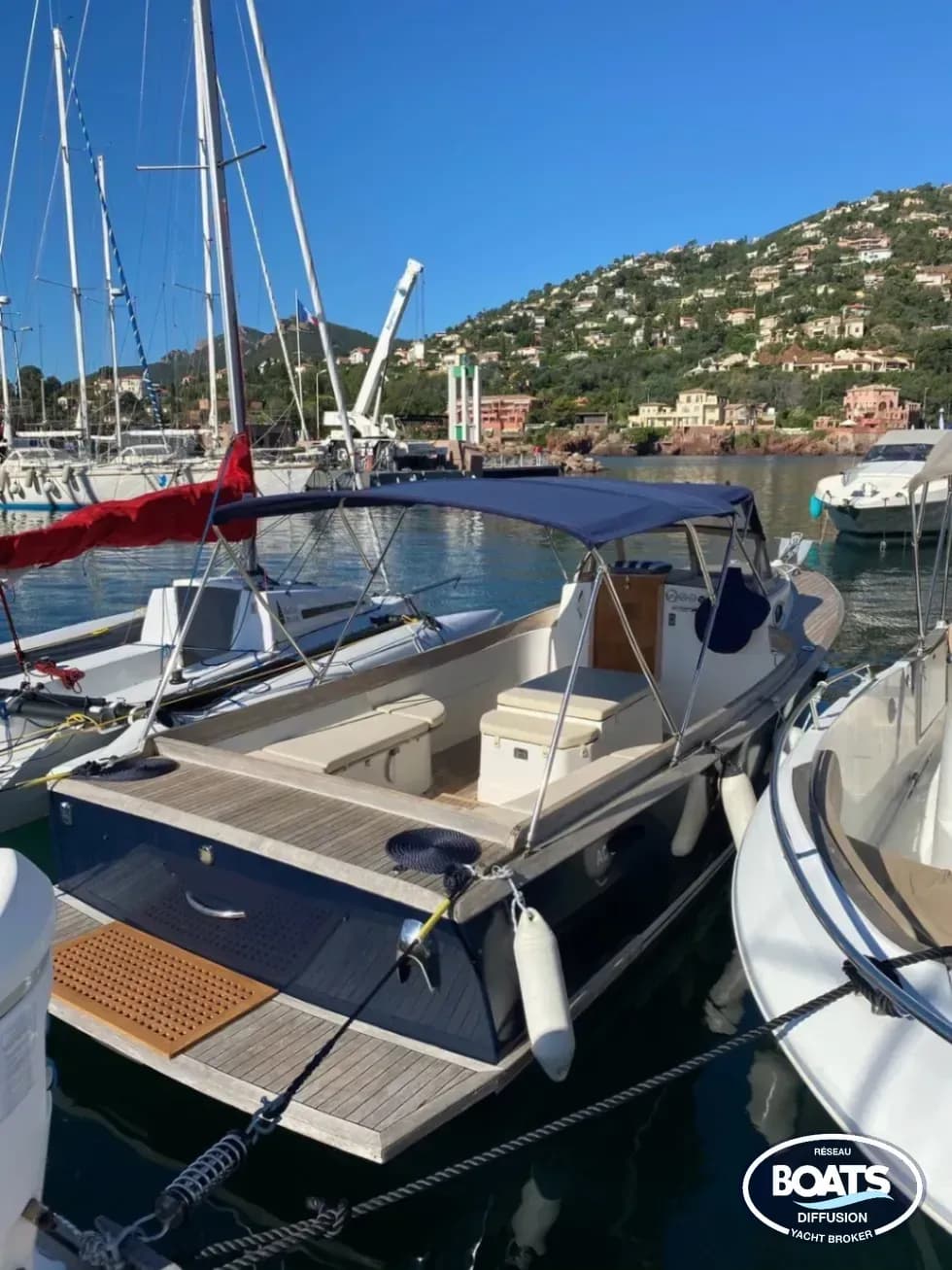 OSTREA MARINE NANTUCKET Range Boat 770