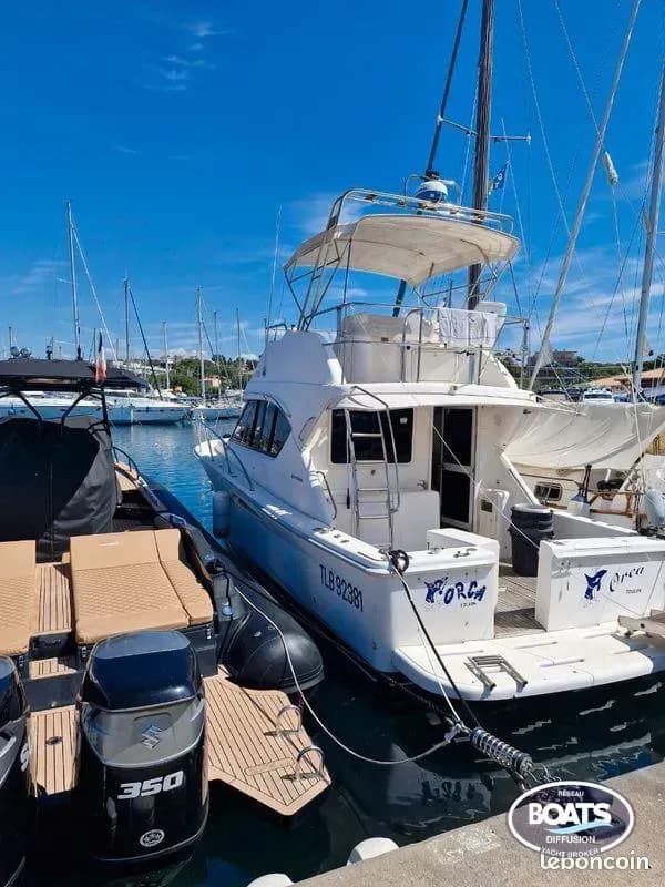 Riviera 33