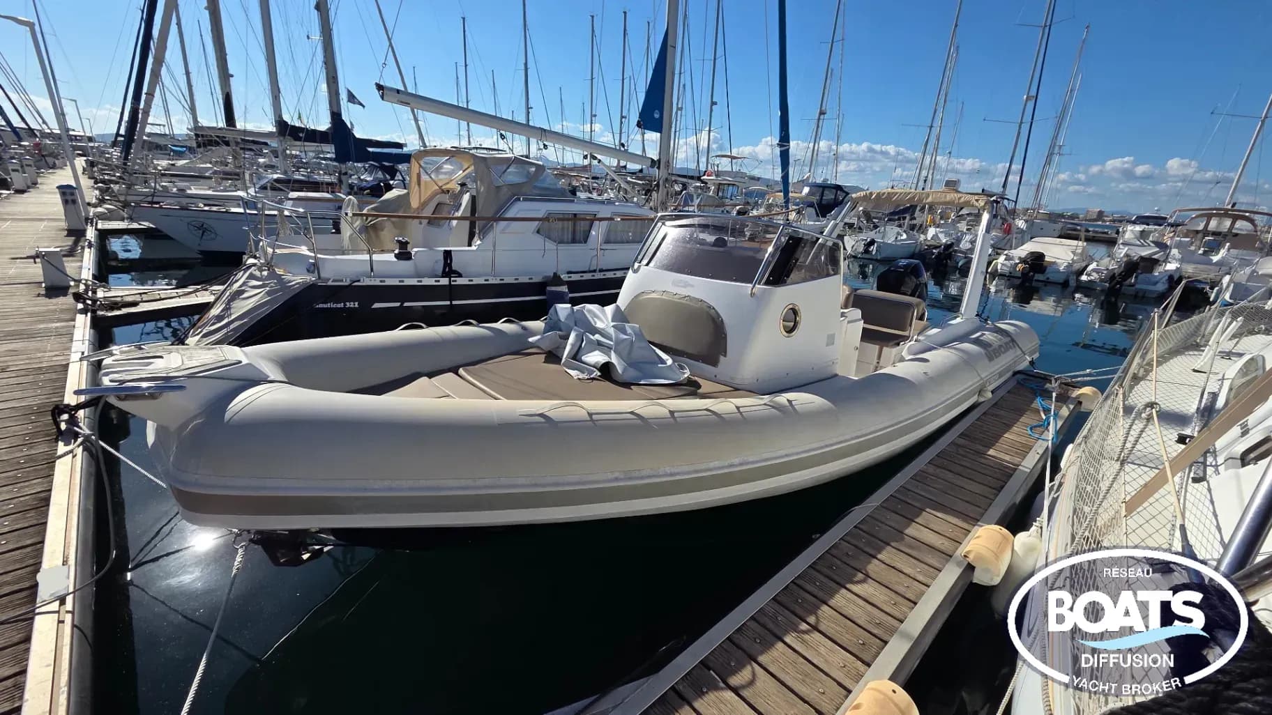 JOKER CLUBMAN 28 28 cabin